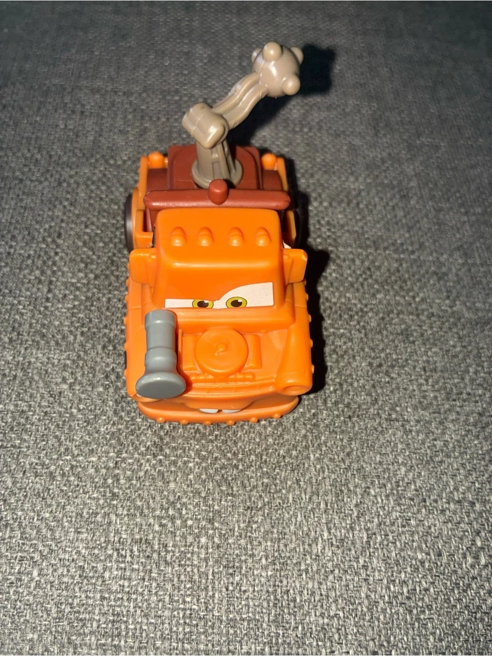 Disney Pixar Cars On The Road Pull Back Friction Mater Tow Truck